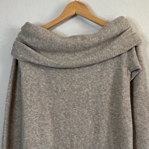Abercrombie & Fitch Tan Off Shoulder Wool Blend Soft 3/4 Sleeve Sweater Top Sz M - Picture 7 of 12